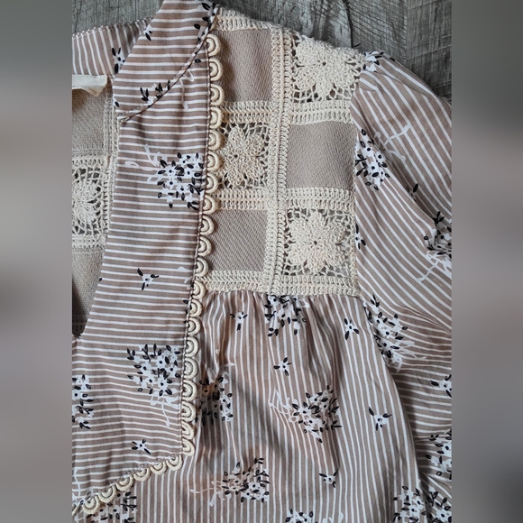 Striped Lace Detail Blouse - Picture 3 of 8